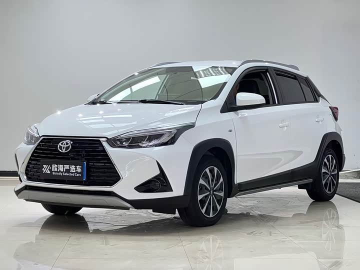 Toyota Yaris L Hatchback, 2022 — купить в Санкт-Петербурге под ключ