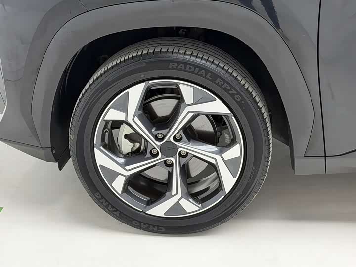 Geely Atlas L, 2024 — фото 8 из 9