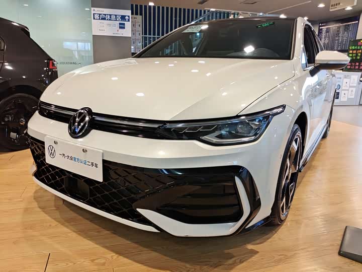 Volkswagen Golf, 2025 — купить в Кирове под ключ