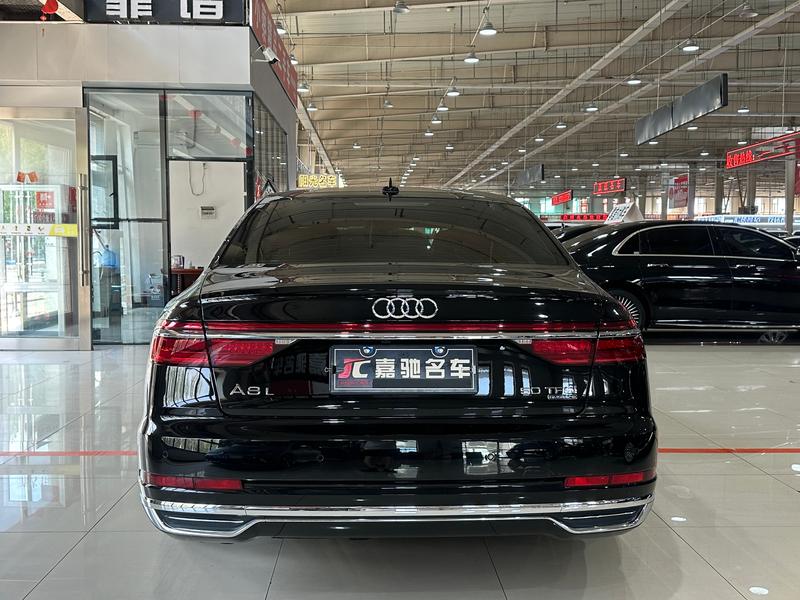 Audi A8, 2022 — фото 6 из 12