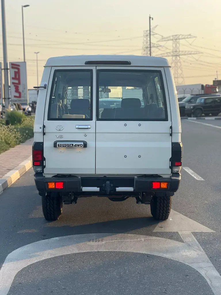 Toyota Land Cruiser 70 Series, 2026 — фото 7 из 10