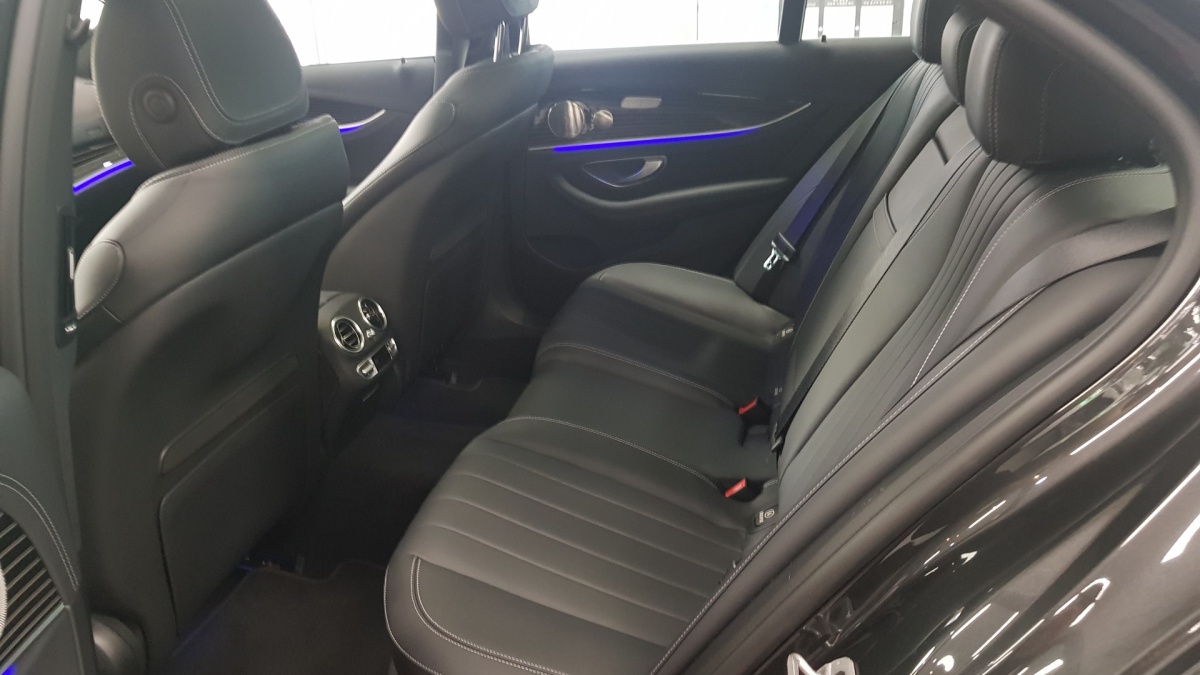 Mercedes-Benz E-Class, 2023 — фото 10 из 12