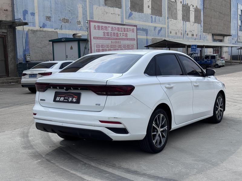 Geely Emgrand, 2023 — фото 6 из 11