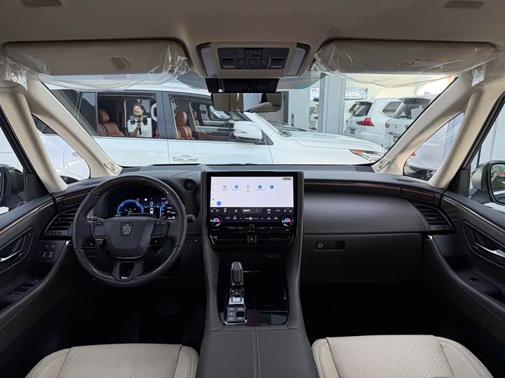 Toyota Vellfire, 2025 — фото 8 из 9
