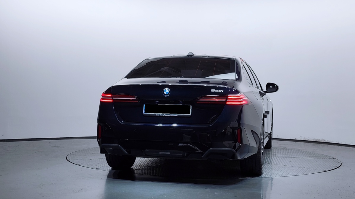 BMW 5 Series, 2025 — фото 4 из 12