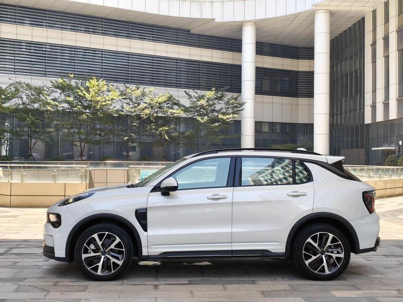 Lynk & Co 01 EM-P Hybrid, 2023 — фото 4 из 12