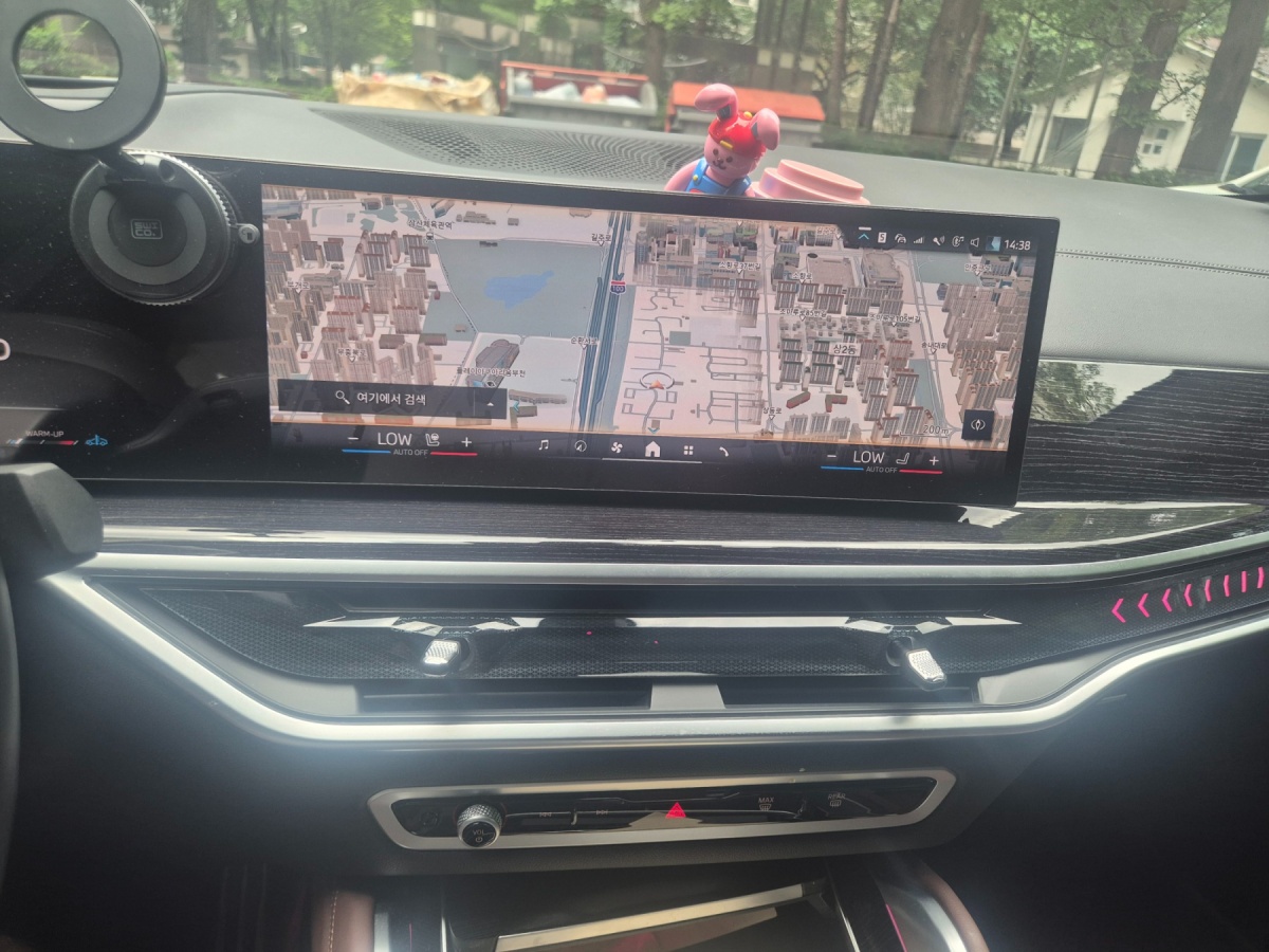 BMW X6, 2025 — фото 11 из 12