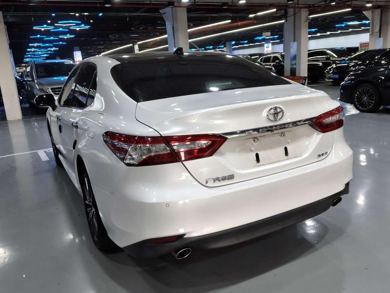 Toyota Camry, 2022 — фото 4 из 11
