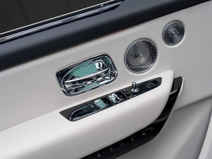 Rolls-Royce Cullinan, 2022 — фото 4 из 9