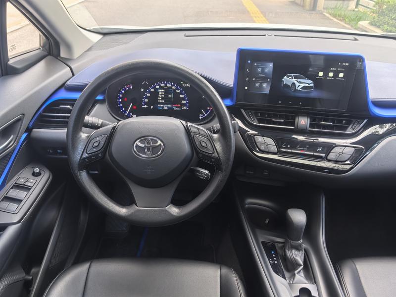 Toyota C-HR, 2023 — фото 10 из 12