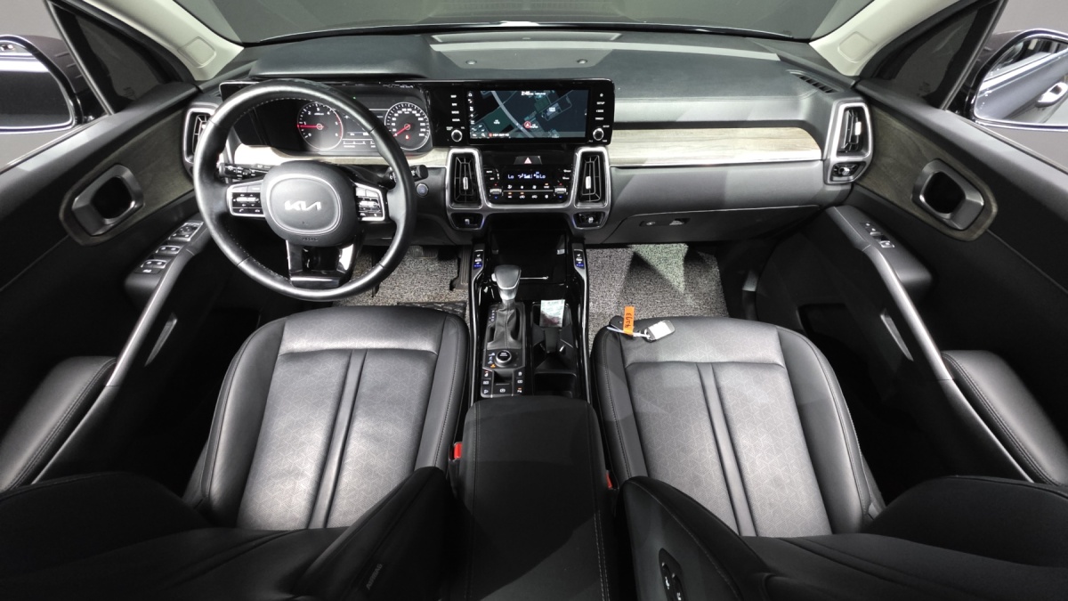 Kia Sorento, 2023 — фото 7 из 12