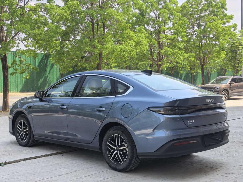 BYD Seal 05 DM-i Hybrid, 2024 — фото 5 из 11