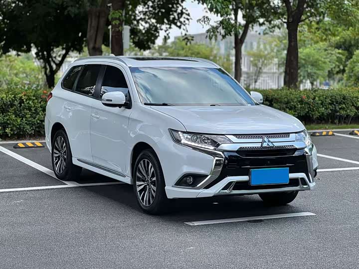 Mitsubishi Outlander, 2021 — фото 4 из 9