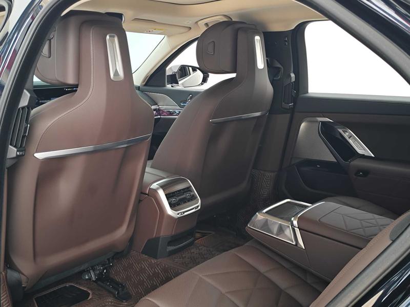 BMW 7 Series, 2024 — фото 11 из 12