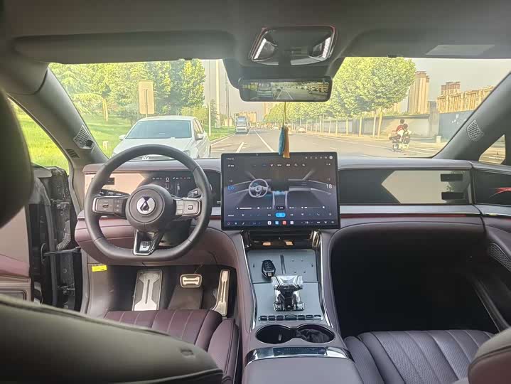 Denza Z9GT, 2024 — фото 4 из 7
