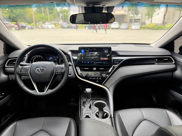 Toyota Camry, 2022 — фото 8 из 9