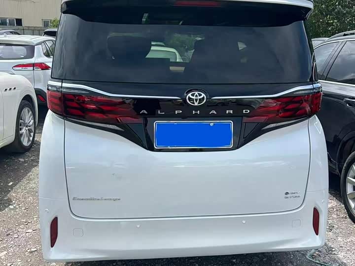 Toyota Alphard, 2024 — фото 2 из 5