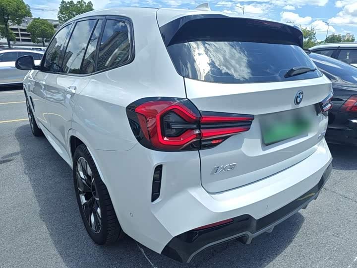 BMW iX3, 2022 — фото 5 из 9