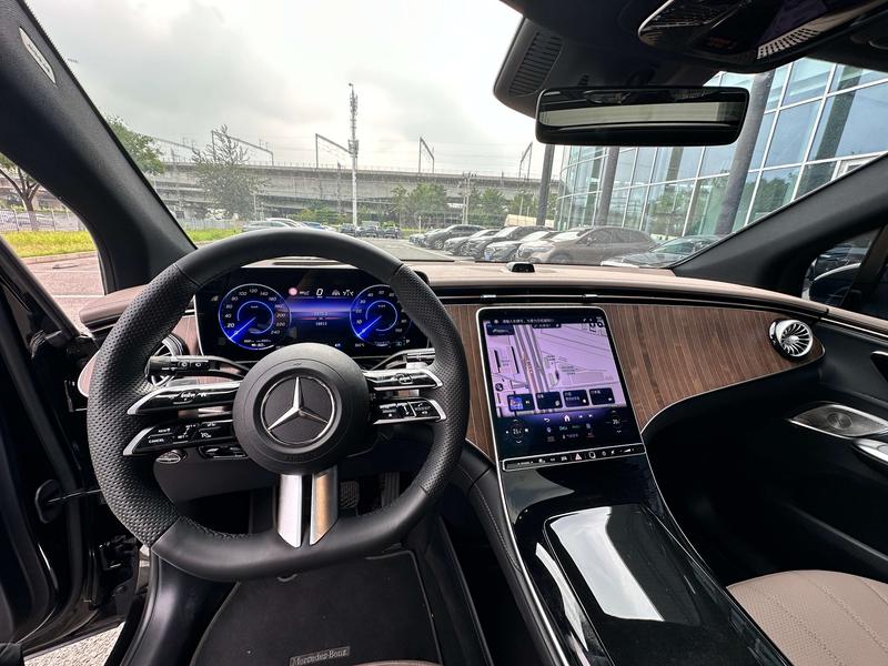 Mercedes-Benz EQE SUV, 2024 — фото 11 из 12