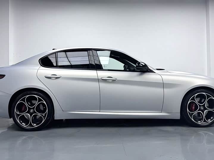 Alfa Romeo Giulia, 2023 — фото 3 из 9