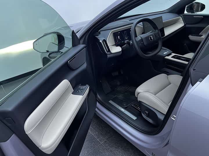 Volvo XC70 Hybrid, 2025 — фото 4 из 9