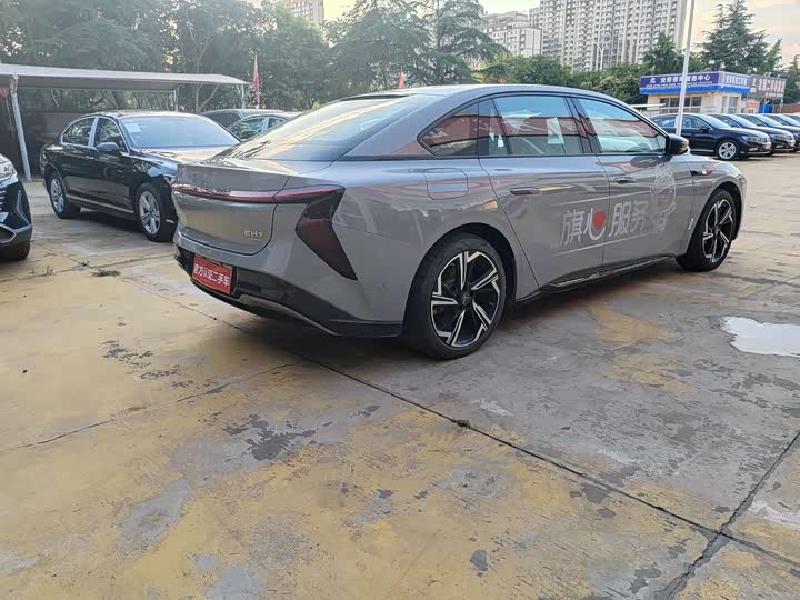 Hongqi EH7, 2024 — фото 3 из 9