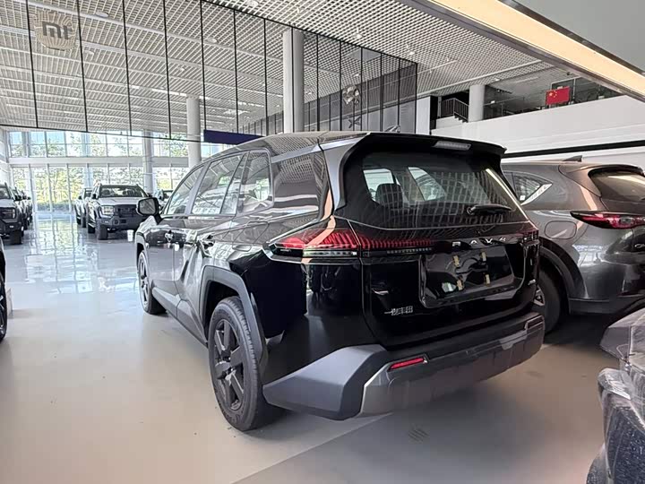 Toyota RAV4, 2025 — фото 4 из 7