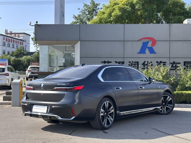 BMW i7, 2025 — фото 5 из 12