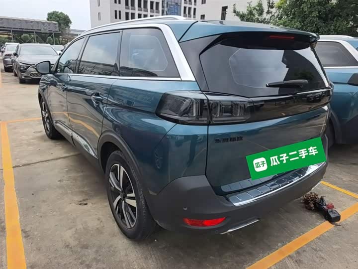 Peugeot 5008, 2022 — фото 5 из 9