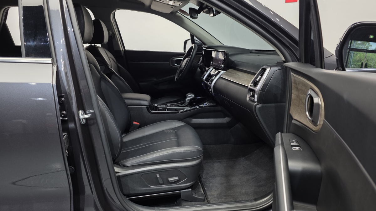 Kia Sorento, 2022 — фото 10 из 12