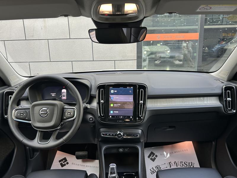 Volvo XC40, 2025 — фото 8 из 12
