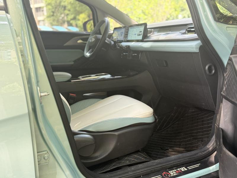 Geely Geometry E Firefly, 2023 — фото 8 из 12