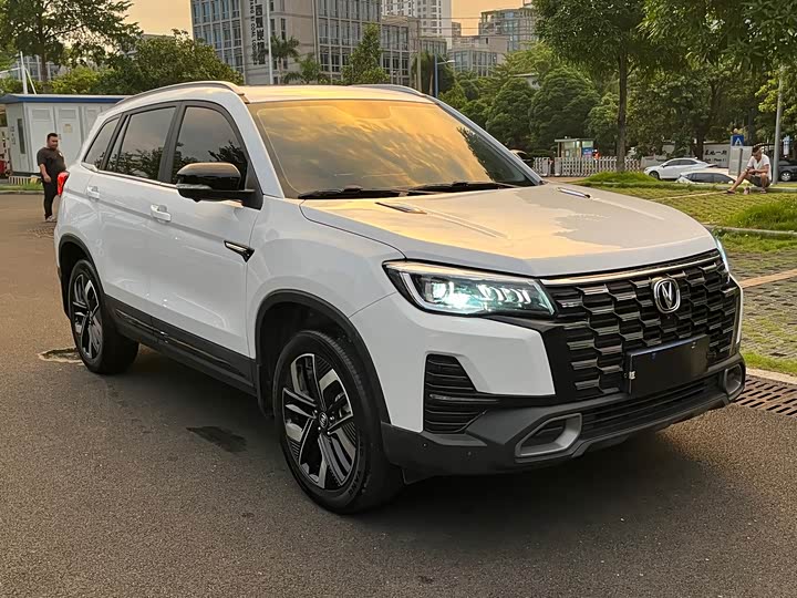 Changan CS75, 2024 — фото 3 из 9