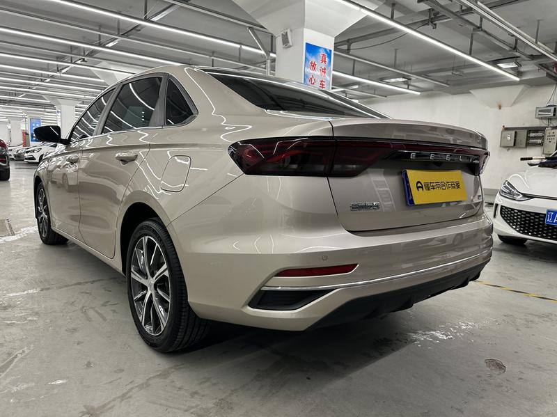Geely Emgrand, 2022 — фото 4 из 12