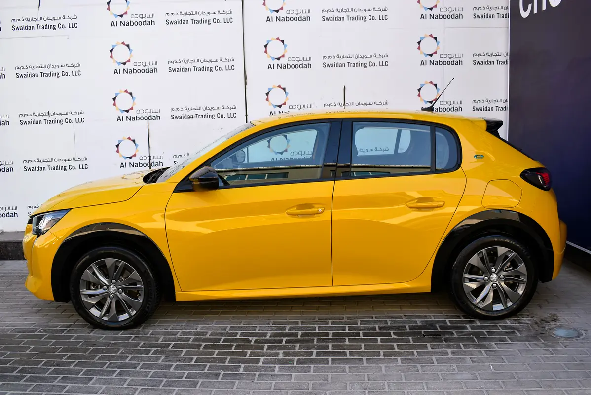 Peugeot e-208, 2023 — фото 3 из 10