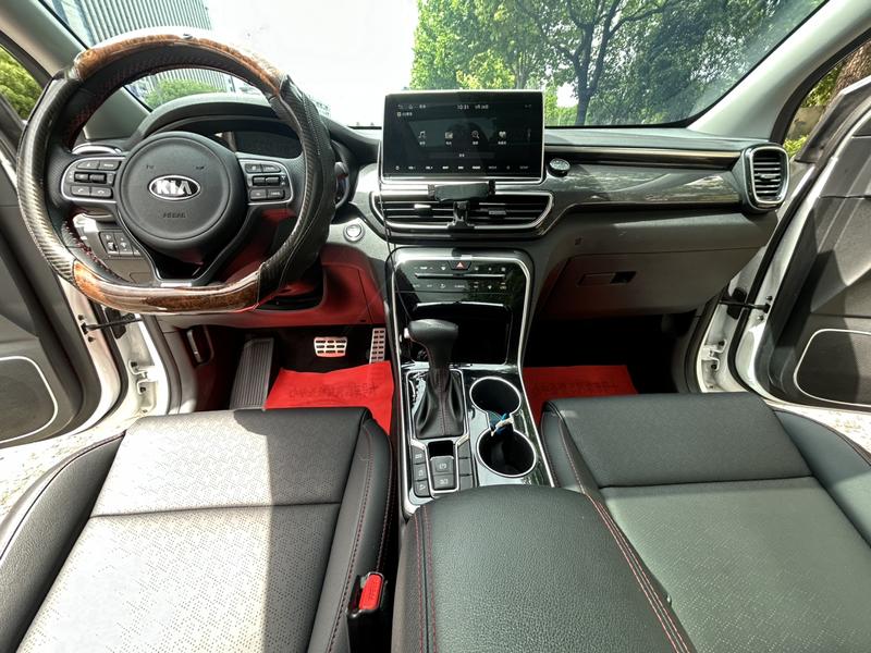 Kia KX5, 2021 — фото 8 из 12