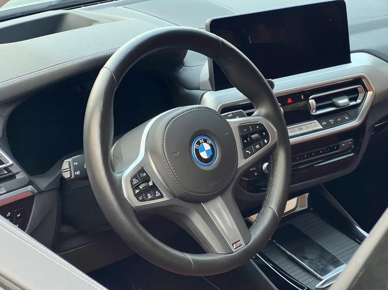 BMW iX3, 2022 — фото 12 из 12