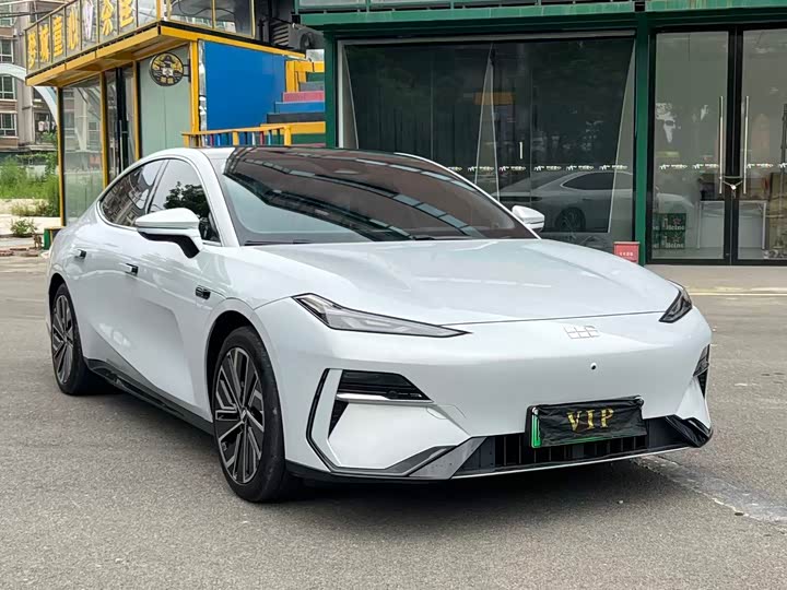 Geely Galaxy E8, 2024 — фото 3 из 9