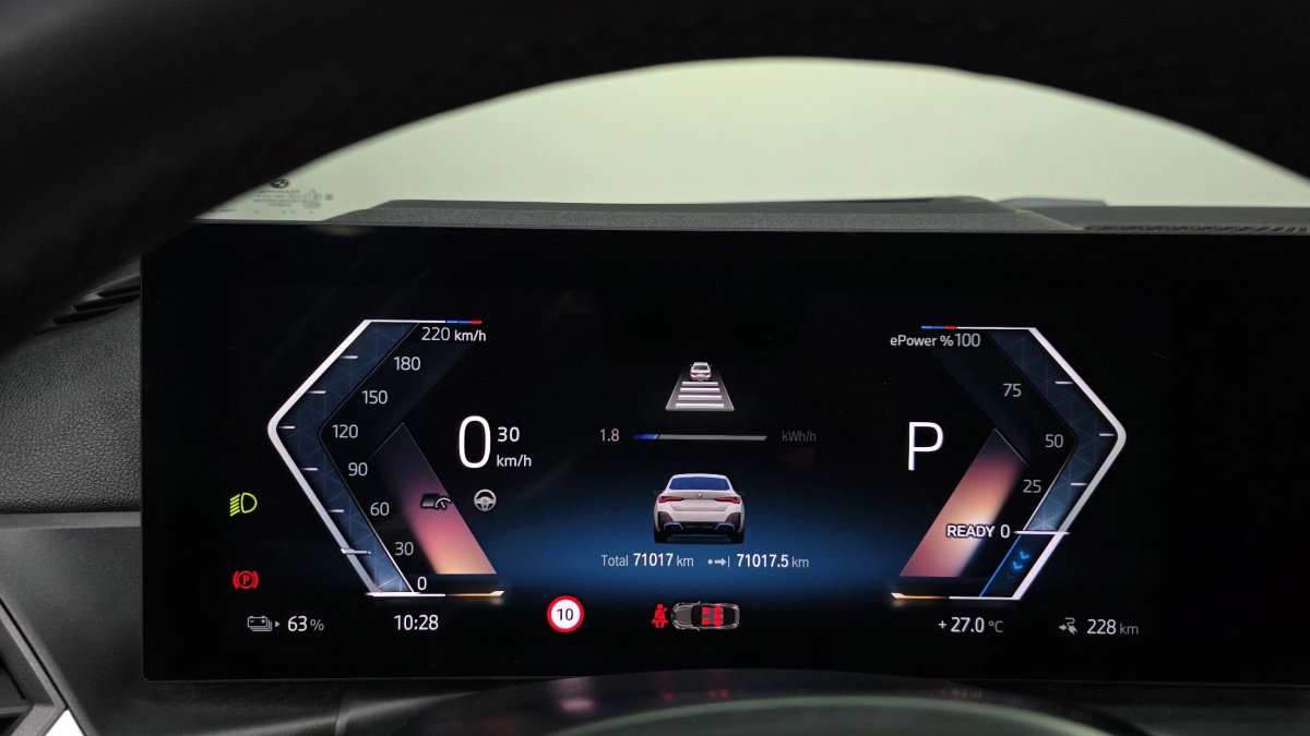 BMW i4, 2022 — фото 8 из 12