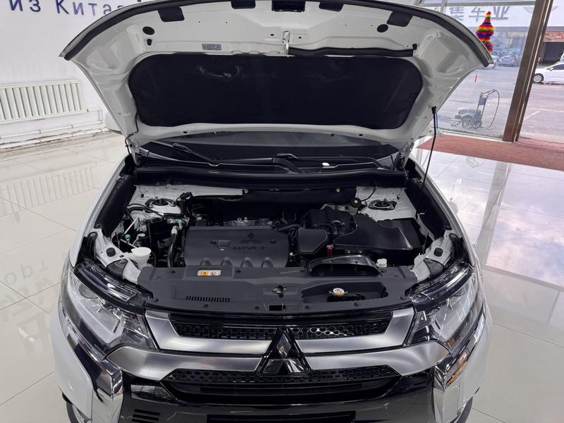 Mitsubishi Outlander, 2022 — фото 7 из 12