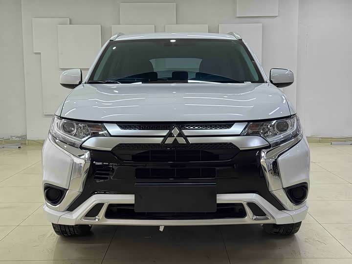 Mitsubishi Outlander, 2021 — фото 2 из 9