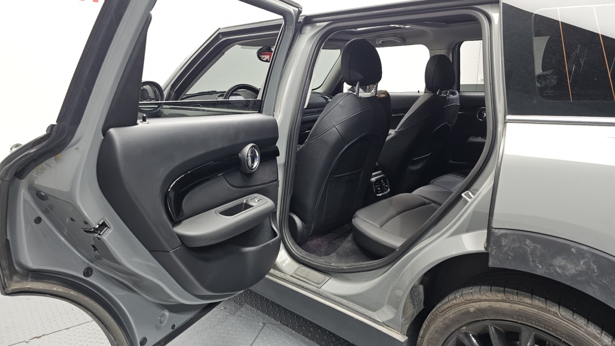Mini Clubman, 2022 — фото 11 из 12