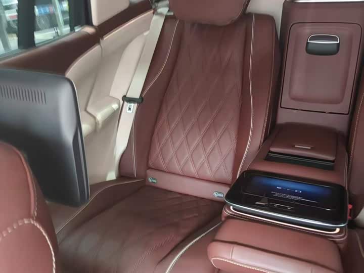 Mercedes-Benz Maybach GLS, 2024 — фото 6 из 7