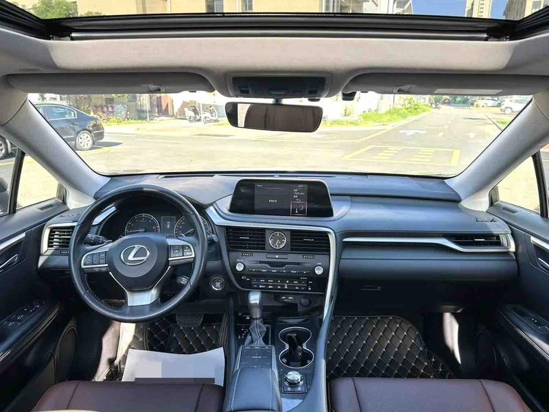 Lexus RX, 2022 — фото 7 из 10
