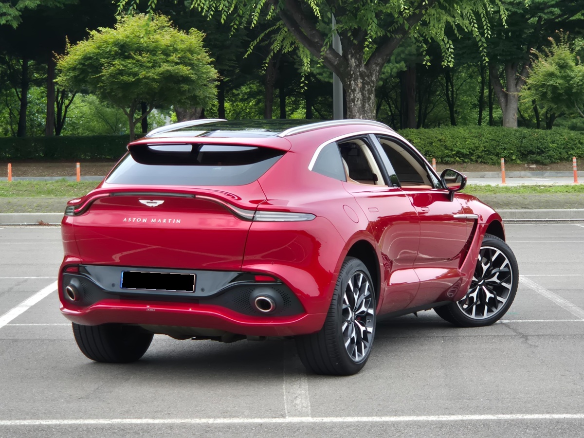 Aston Martin DBX, 2022 — фото 4 из 12