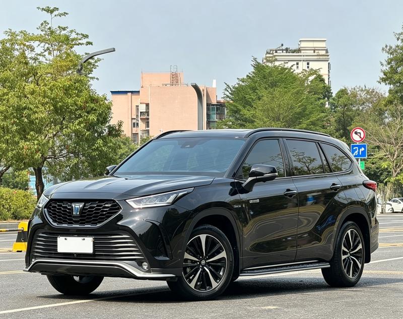 Toyota Crown Kluger, 2022 — купить в Перми под ключ