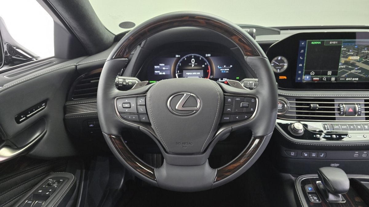 Lexus LS, 2024 — фото 12 из 12