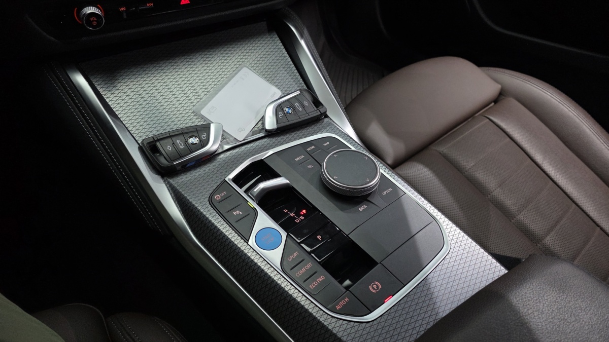 BMW i4, 2023 — фото 8 из 12