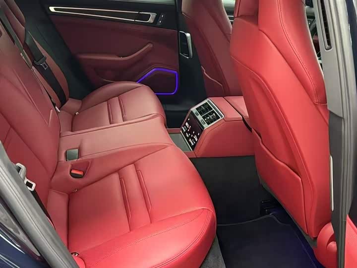 Bentley Bentayga, 2022 — фото 5 из 7