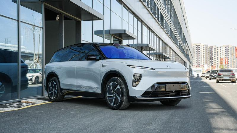 Nio ES8, 2023 — фото 3 из 12
